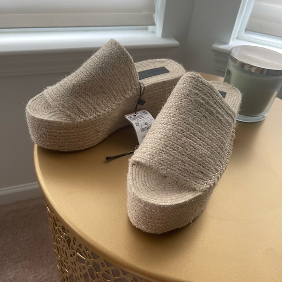 ZARA SANDALS